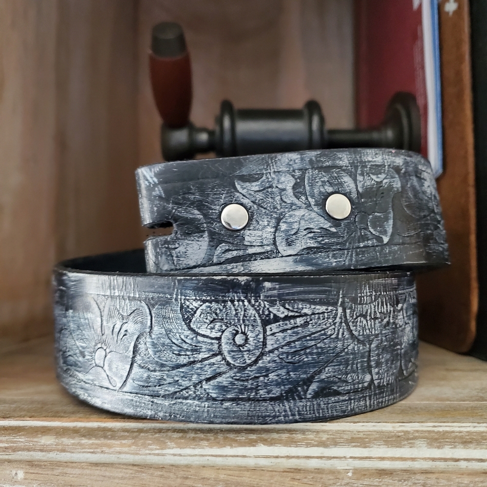 L͙e͙a͙t͙h͙e͙r͙ snap belt